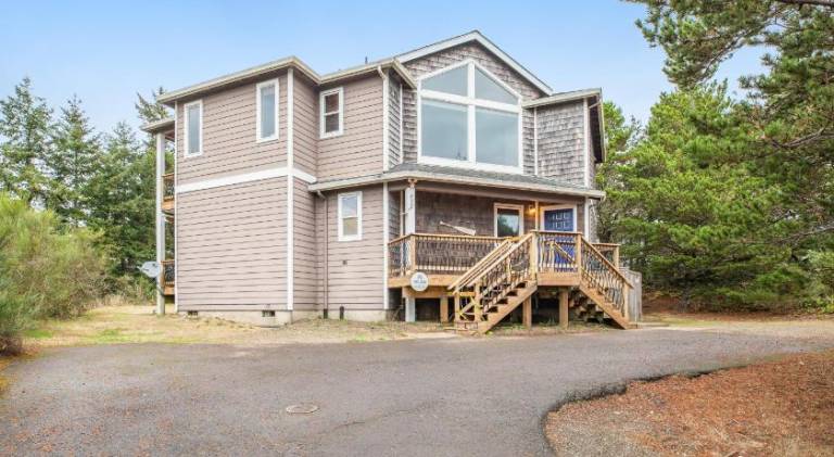 Vacation home with 5 rooms for 13 persons in Tillamook, OR