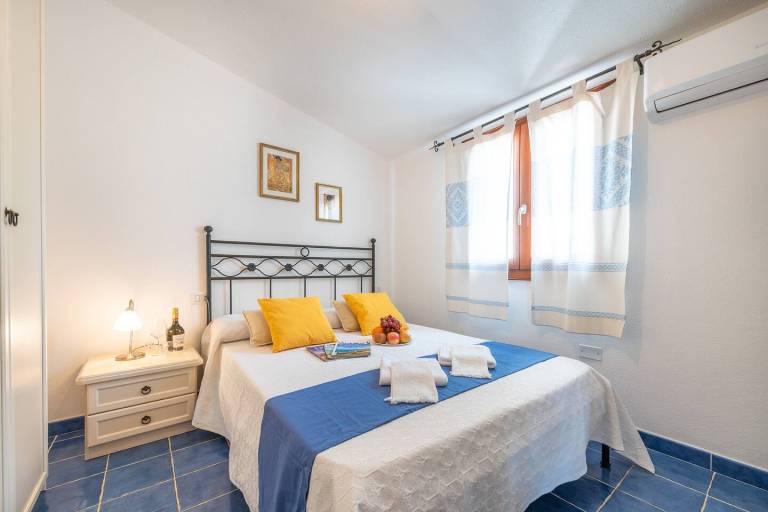 Holiday apartment with terrace | Beach view — photo 4