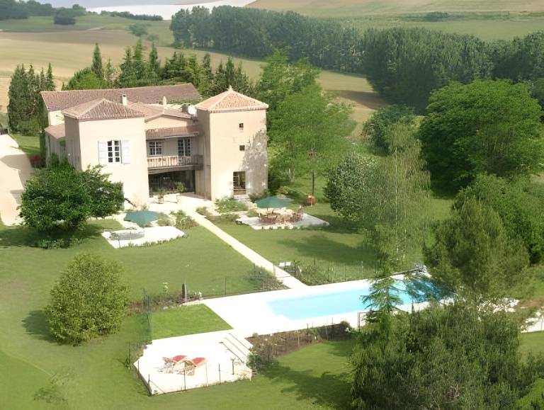 Bed and breakfast  Pauilhac