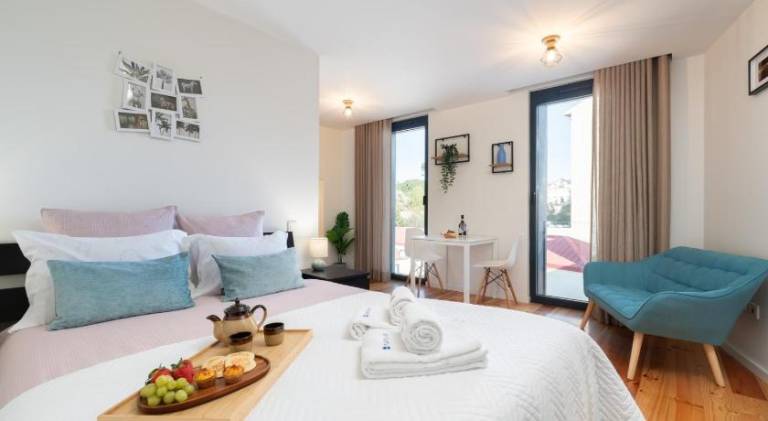 Holiday apartment with patio | Close to Clérigos Church | Pets allowed in Porto