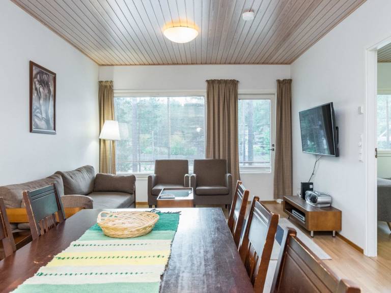 Vacation home with sauna, patio & barbeque | Nature view — photo 4
