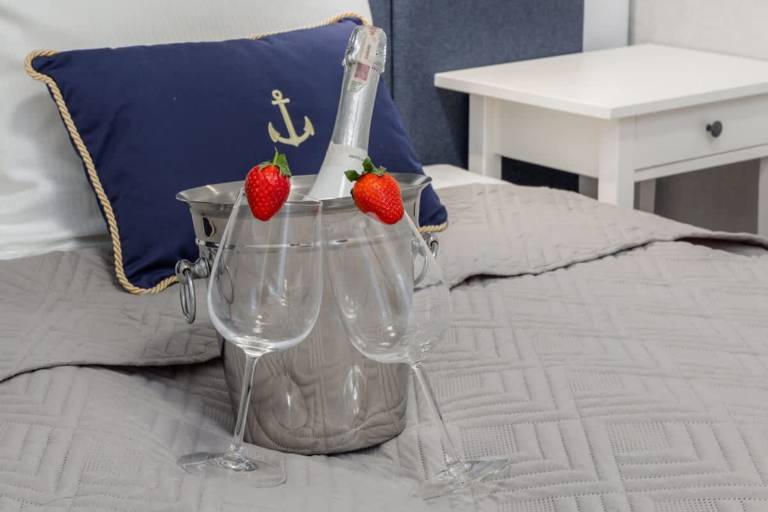 Holiday apartment with garden & patio — photo 5