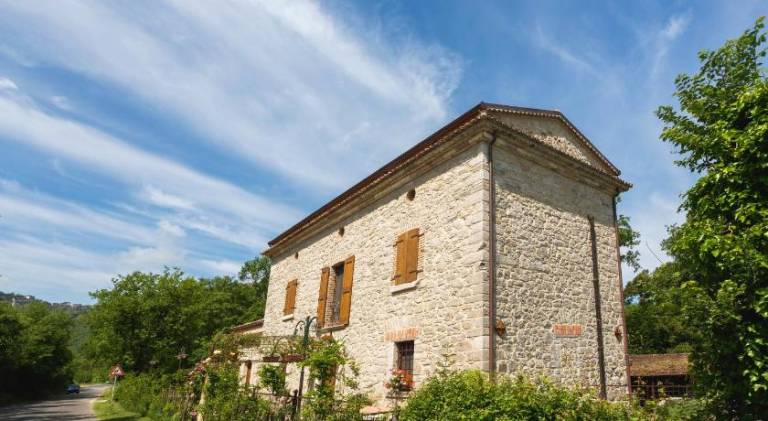 Farm with yard & jacuzzi in Frosinone