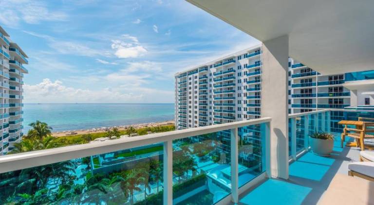 Apartment with jacuzzi | Next to Miami Beach Botanical Garden — photo 4