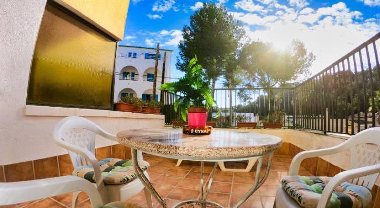 Holiday apartment with patio & pool — photo 2