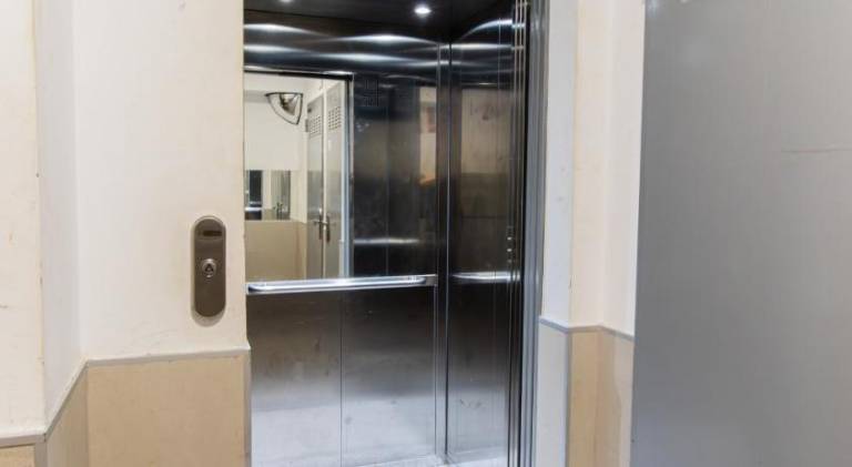 Apartment | Next to Cathedral-Basilica of Our Lady of the Pillar | Pets allowed — photo 3