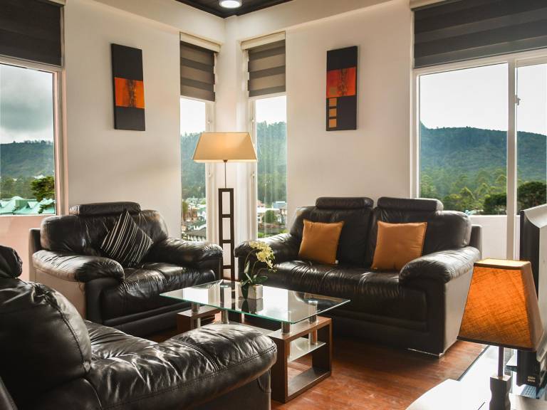 Beautiful serviced apartment with barbecue, garden & patio | Perfect for remote work | Pets allowed — photo 2
