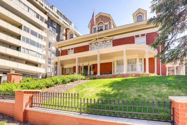 Historic French Consulate Cap Hill Area Walkable