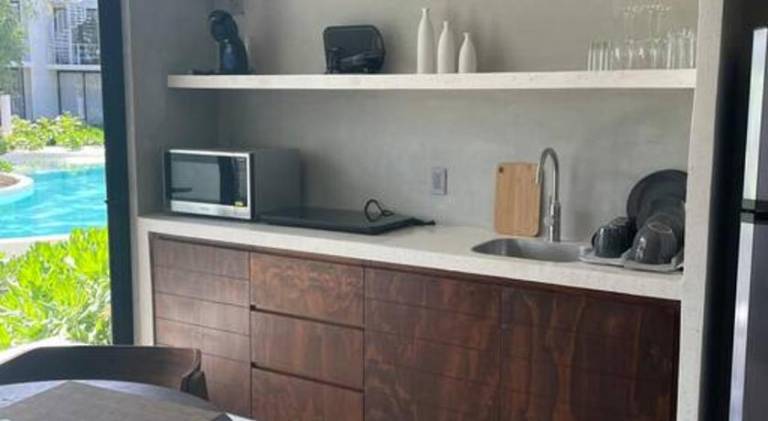 Beautiful apartment with pool & hot tub | Pet-friendly — photo 5