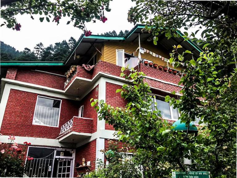 Nice villa with yard & barbeque | Perfect for remote work | Dogs allowed in Kullu