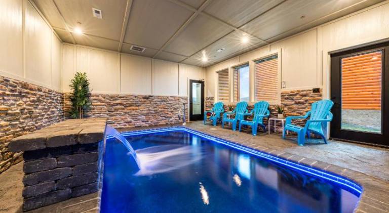 House with hot tub, BBQ & private pool — photo 3