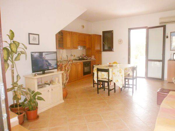 Rental apartment with yard — photo 4