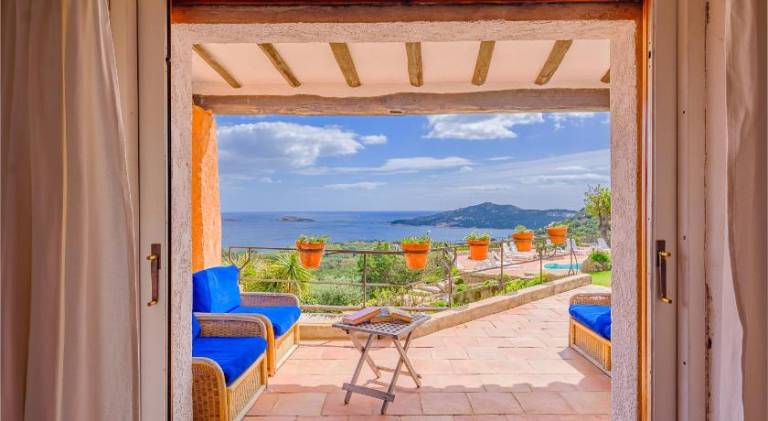Sardinia Family Villas - Villa Carmen with sea view and pool — photo 4