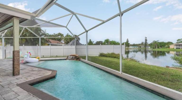 Ample house with pool | Suitable for remote work | Pets are welcome — photo 2