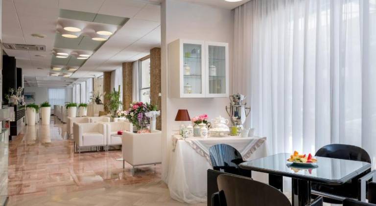 Hotel Cristina Corona — photo 4