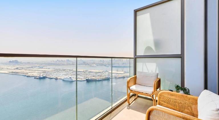 Apartment with pool | Pets are welcome in Dubai