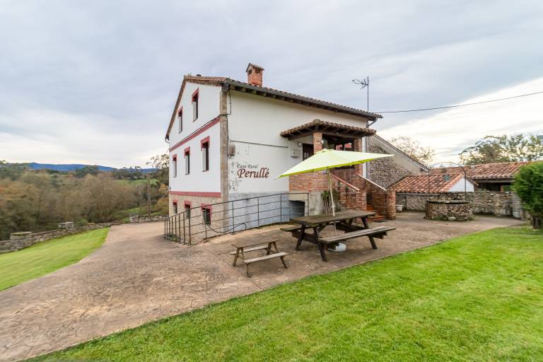 Casa Rural Perull&eacute; mit herrlichem Bergblick