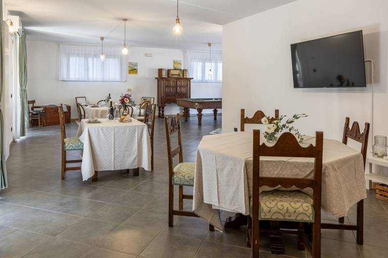 Beautiful villa with pool in the hills of Le Marche, 20 minutes from the beaches of Porto San Giorgio — photo 2