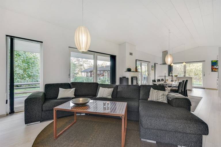 Fully equipped wonderful house with jacuzzi & patio | Water view | Dogs allowed — photo 3