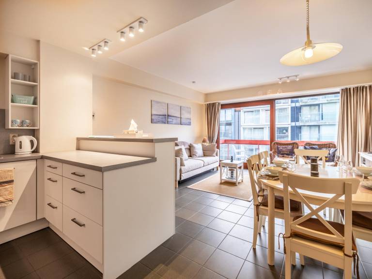 Rental apartment with patio in De Panne