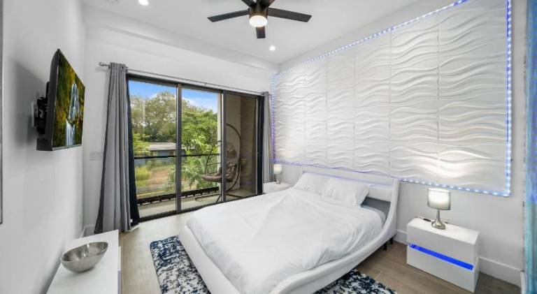 House with hot tub & pool | Suitable for remote work — photo 2