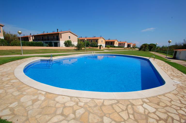 Vacation home with grill, yard & pool — photo 2