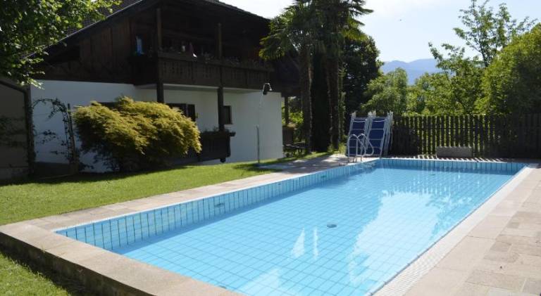 Apartment with pool, barbecue & yard | Perfect for remote work — photo 4