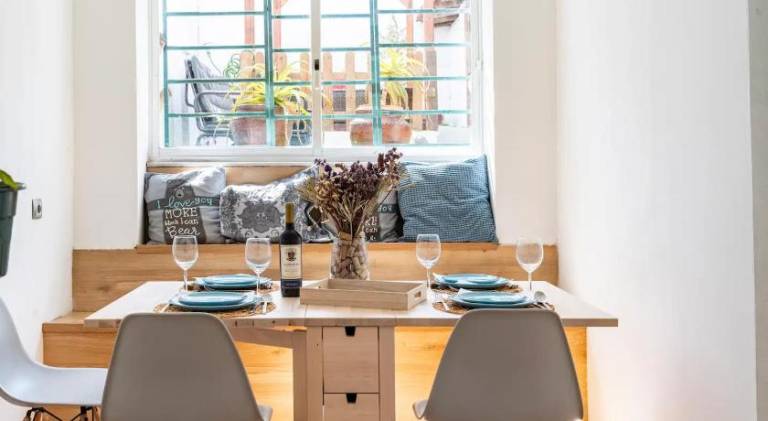 Lisbon Garden Stays, with BBQ, Easy Parking near Tejo, Fast Access to Alfama & Downtown — photo 2