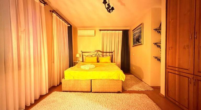 Big villa with private pool & terrace | Pets are welcome — photo 2