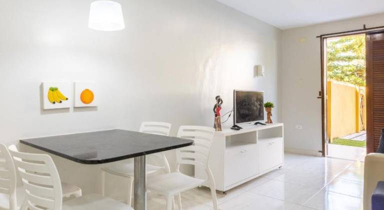 Charming apartment with yard, BBQ & pool | Next to the beach | Pet-friendly — photo 2