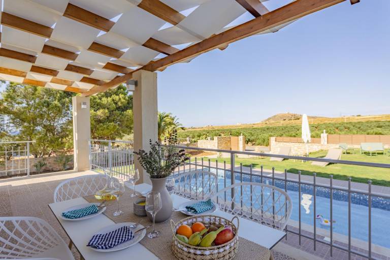 Villa with yard, terrace & private pool | Good for workation — photo 4