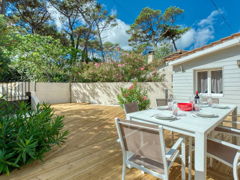 House with barbecue & terrace — photo 4