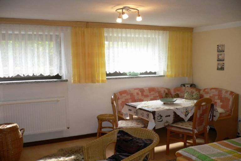 Holiday apartment with terrace, grill & garden — photo 2