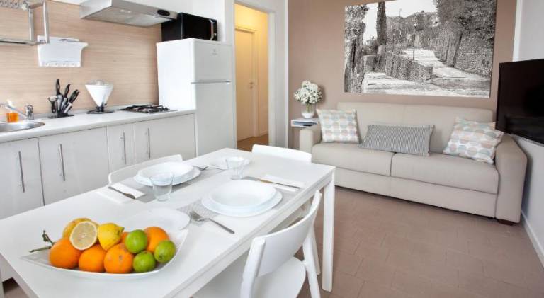 Apartment with garden & terrace — photo 2