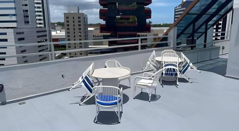 Holiday apartment with patio, pool & barbeque | Suitable for remote work — photo 4