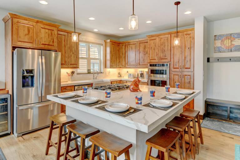 Child-friendly vacation home with terrace, jacuzzi & barbeque | Mountain view | Suitable for remote work | Pets allowed — photo 3