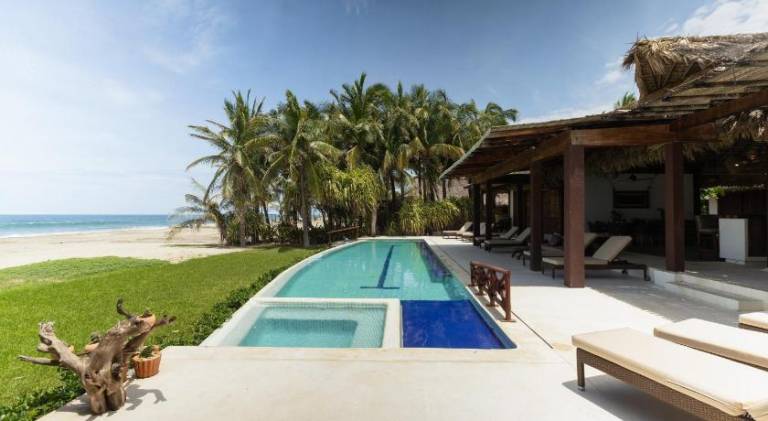 Villa with pool & jacuzzi — photo 2