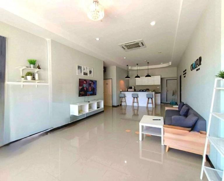 Villa with BBQ, yard & private pool — photo 4