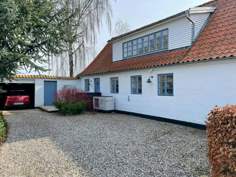 Family-oriented beautiful vacation home with BBQ, garden & patio | Perfect for remote work | Dogs allowed in Svendborg