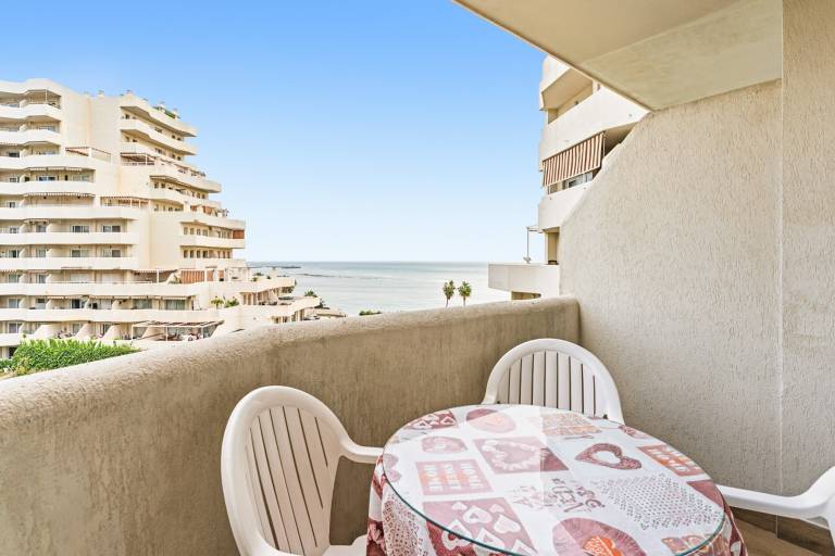 Holiday Home 'Relax Beach' with Shared Pool, Wi-Fi and Air Conditioning in Torremolinos