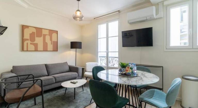 B2Two BedroomsChamps ElyseesArc de TriompheAC in Clichy