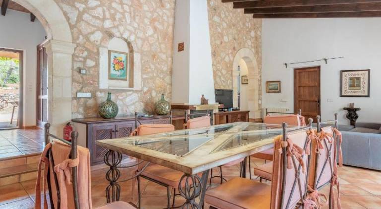 Villa with pool — photo 3