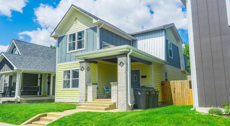 House with 4 rooms for 16 persons in Marion, IN