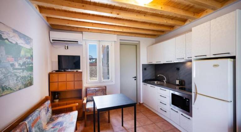 Beautiful vacation home with patio & garden | Close to the beach | Pets are welcome — photo 3