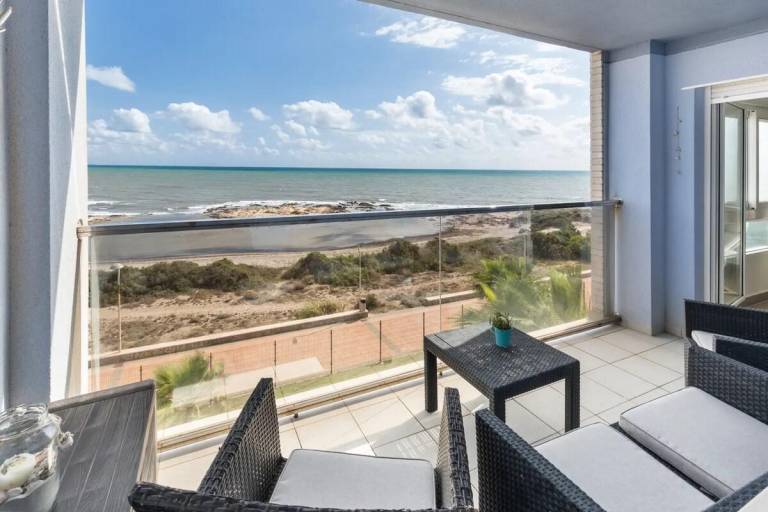 Fully equipped beautiful apartment with yard, pool & patio | Water view | Close to the beach | Good for workation | Pets allowed — photo 3