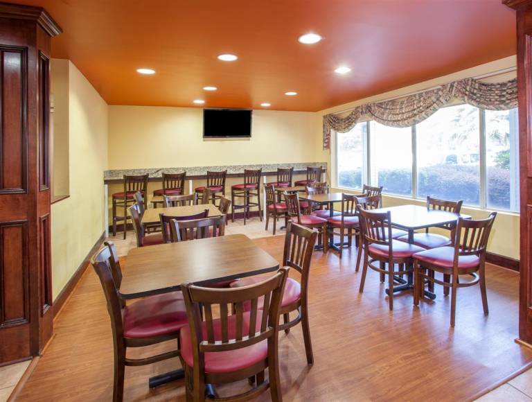 Days Inn by Wyndham Marietta-Atlanta-Delk Road — photo 4