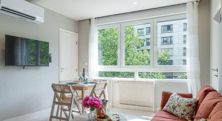 Montparnasse- Hot tub and AC Cosy apartment a prime location 40m2 in Vanves