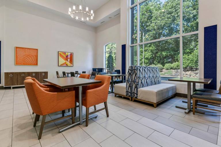 Holiday Inn Express Hotel & Suites Starkville By IHG — photo 2