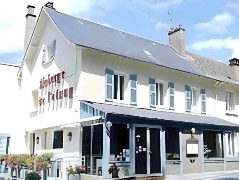 Logis Hotel Auberge de L'Etang in Limoges