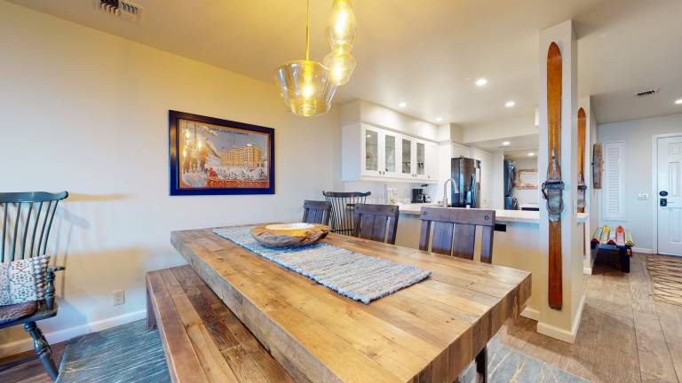 Fully equipped condo with hot tub, sauna & BBQ | Mountain view | Dogs allowed — photo 2